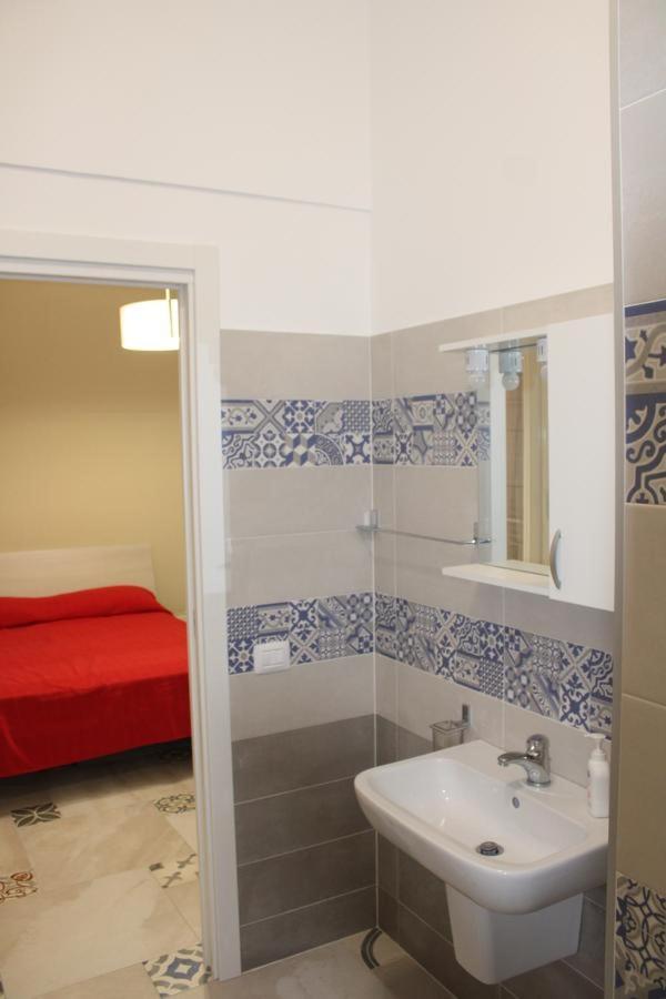 La Stanza Vicino Al Mare , Una Camera Da Letto E Bagno Con Balcone Vista Mare Apartment Balestrate Exterior photo
